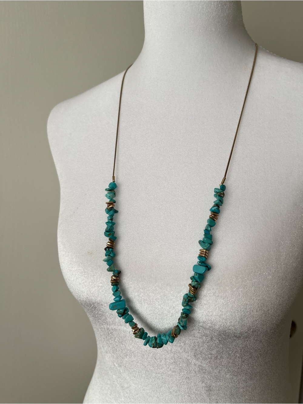 Gold Tone Howlite Chip Beaded Lariat Adjustable Long Necklace 32”